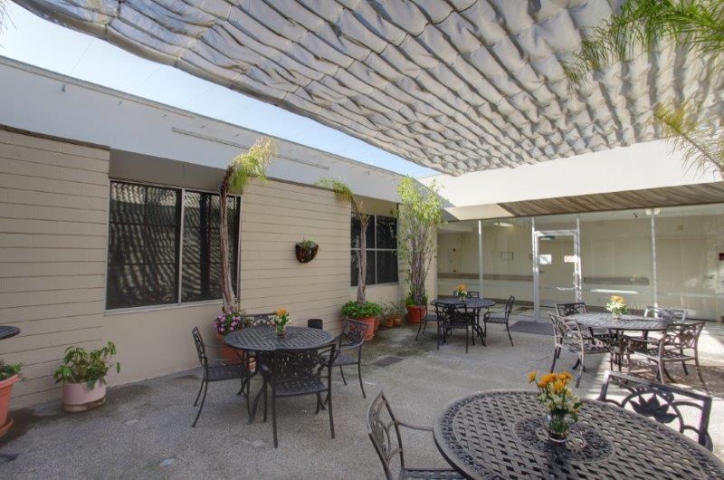 Courtyard 1 - La Mirada