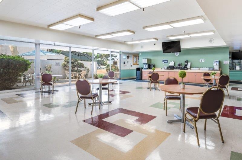 Dining Area 1 - Paramount